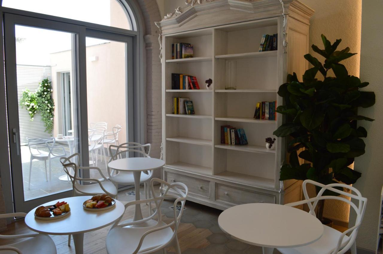 Tanit & Bed & Breakfast